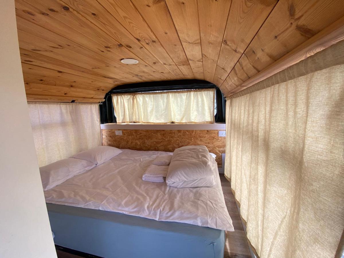 The Bus Apartment Майдал Шамс Екстериор снимка