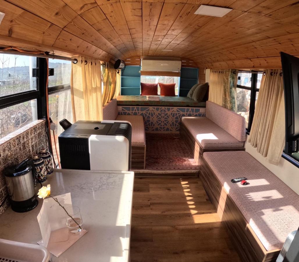 The Bus Apartment Майдал Шамс Екстериор снимка
